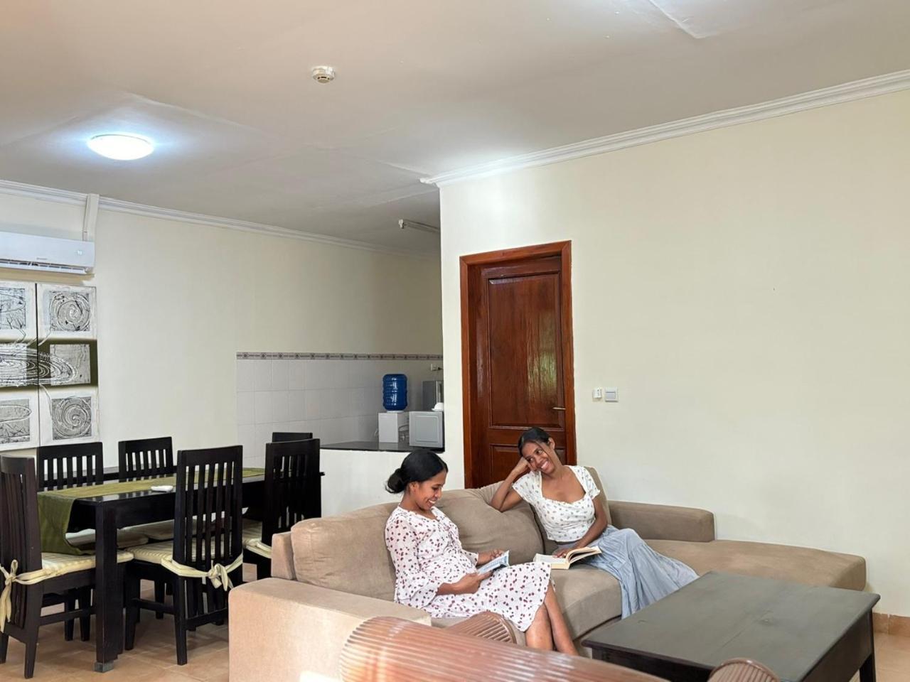 Palm Malinamoc Hotel Dili Buitenkant foto