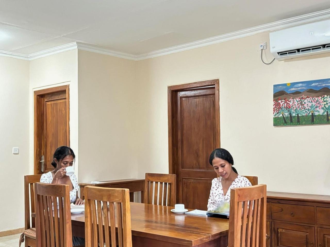 Palm Malinamoc Hotel Dili Buitenkant foto